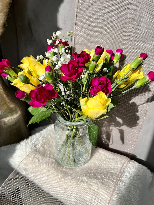 Letterbox Flowers - Roses and Carnations